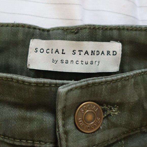 SANCTUARY Social Standard Camo High-Rise Jeans 4 - Picture 7 of 15